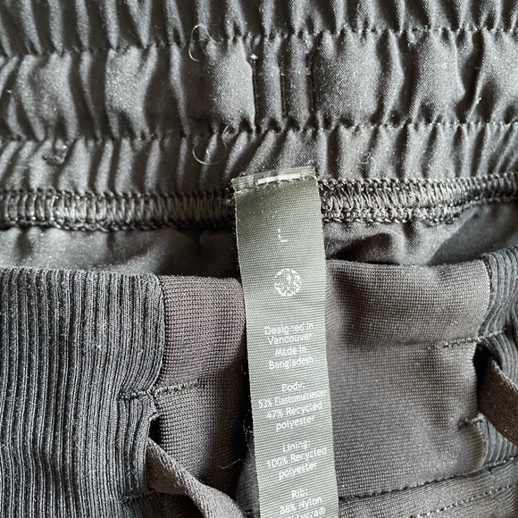 Lululemon men’s joggers pants - Picture 4 of 4